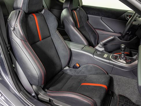 Used 2024 Subaru BRZ Limited RWD image 35