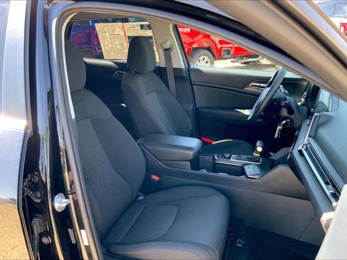 Used 2023 Kia Sportage LX AWD/4WD image 9