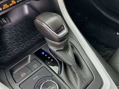 Certified 2025 Toyota RAV4 SE AWD/4WD image 18