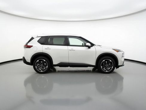 Used 2025 Nissan Rogue SV FWD image 11