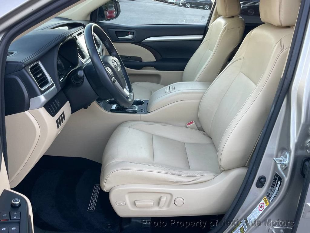 Used 2015 Toyota Highlander XLE AWD/4WD image 7