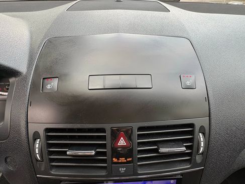 Used 2008 Mercedes-Benz C 300 4MATIC Sedan image 19