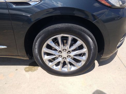 Used 2020 Buick Enclave Essence w/ Sound and Sites Package image 25