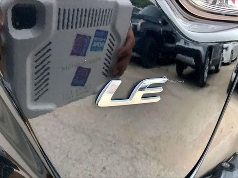 Used 2022 Toyota Corolla LE FWD image 10