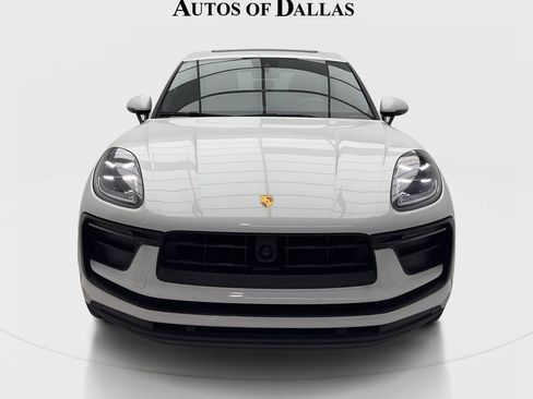 Used 2023 Porsche Macan AWD/4WD image 3
