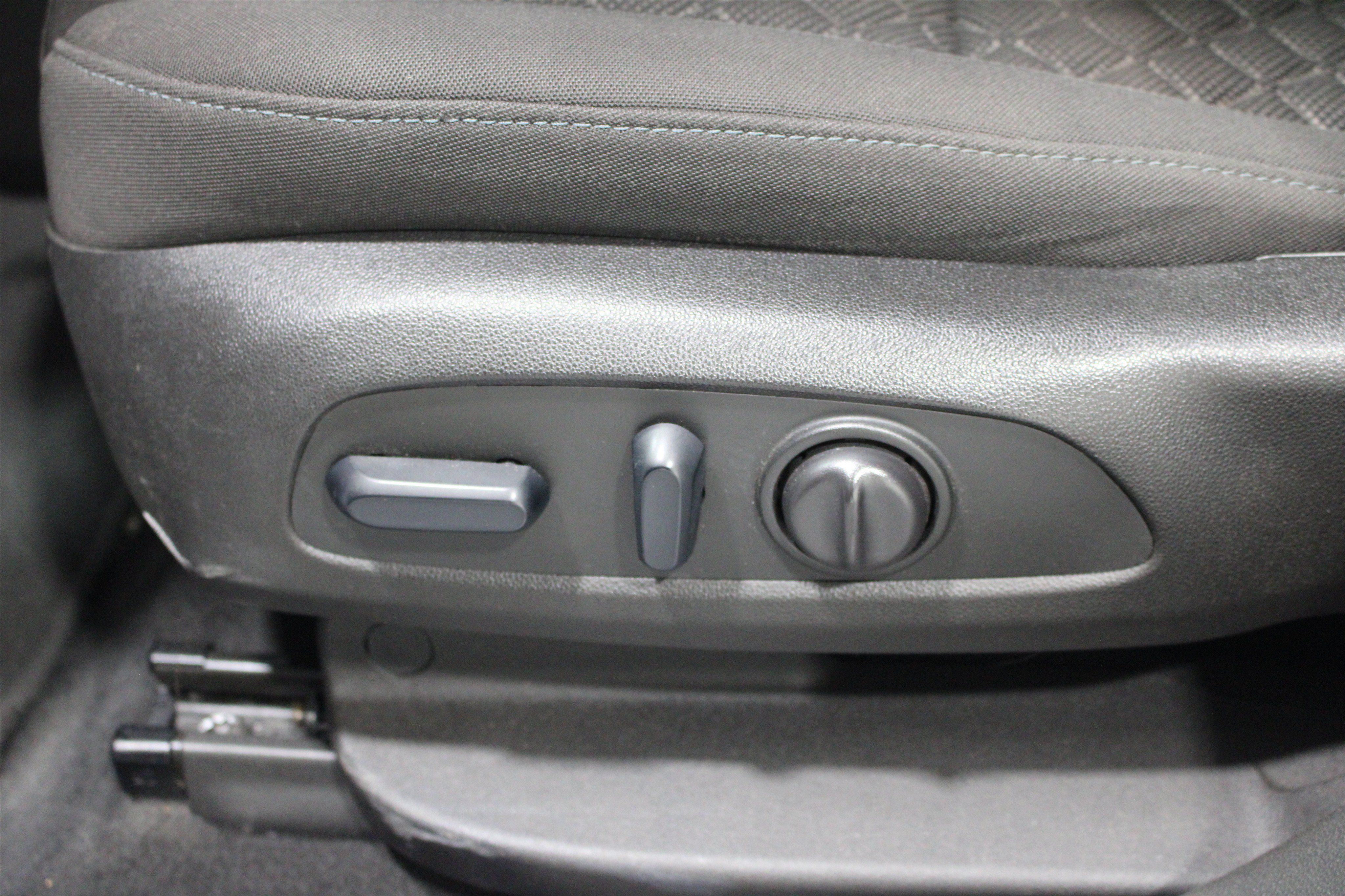 Used 2022 Chevrolet Blazer LT FWD image 5