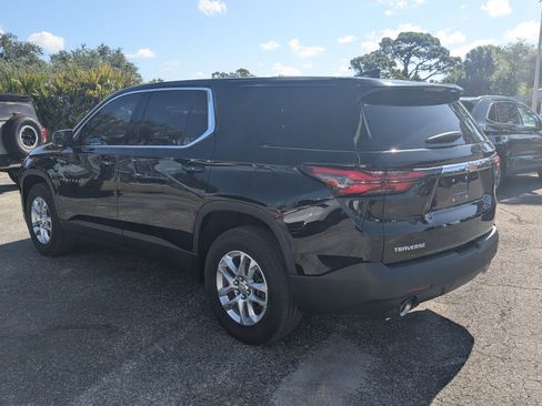Used 2022 Chevrolet Traverse LS FWD image 7