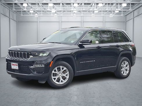 Used 2023 Jeep Grand Cherokee Limited AWD/4WD image 1