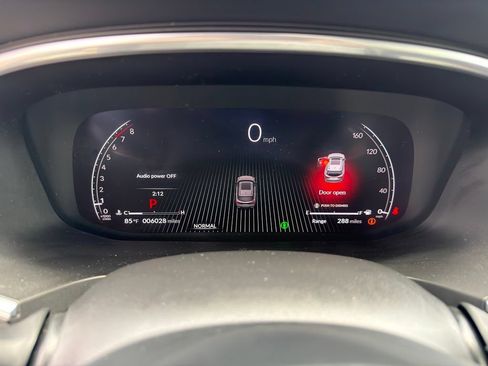 Certified 2026 Acura MDX w/ Technology Package FWD image 24