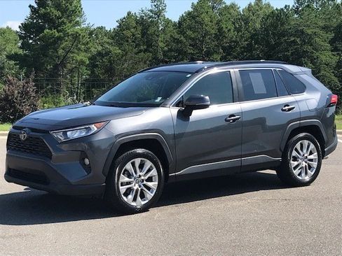 Used 2019 Toyota RAV4 XLE Premium w/ Cold Weather Package FWD image 1