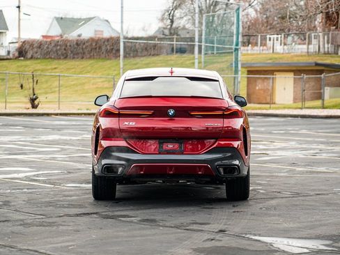 Used 2023 BMW X6 xDrive40i w/ M Sport Package image 6