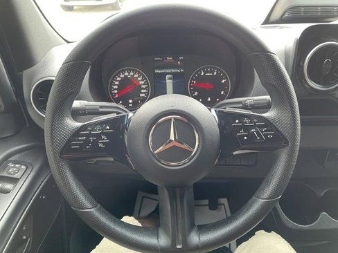Used 2025 Mercedes-Benz Sprinter 2500 image 16