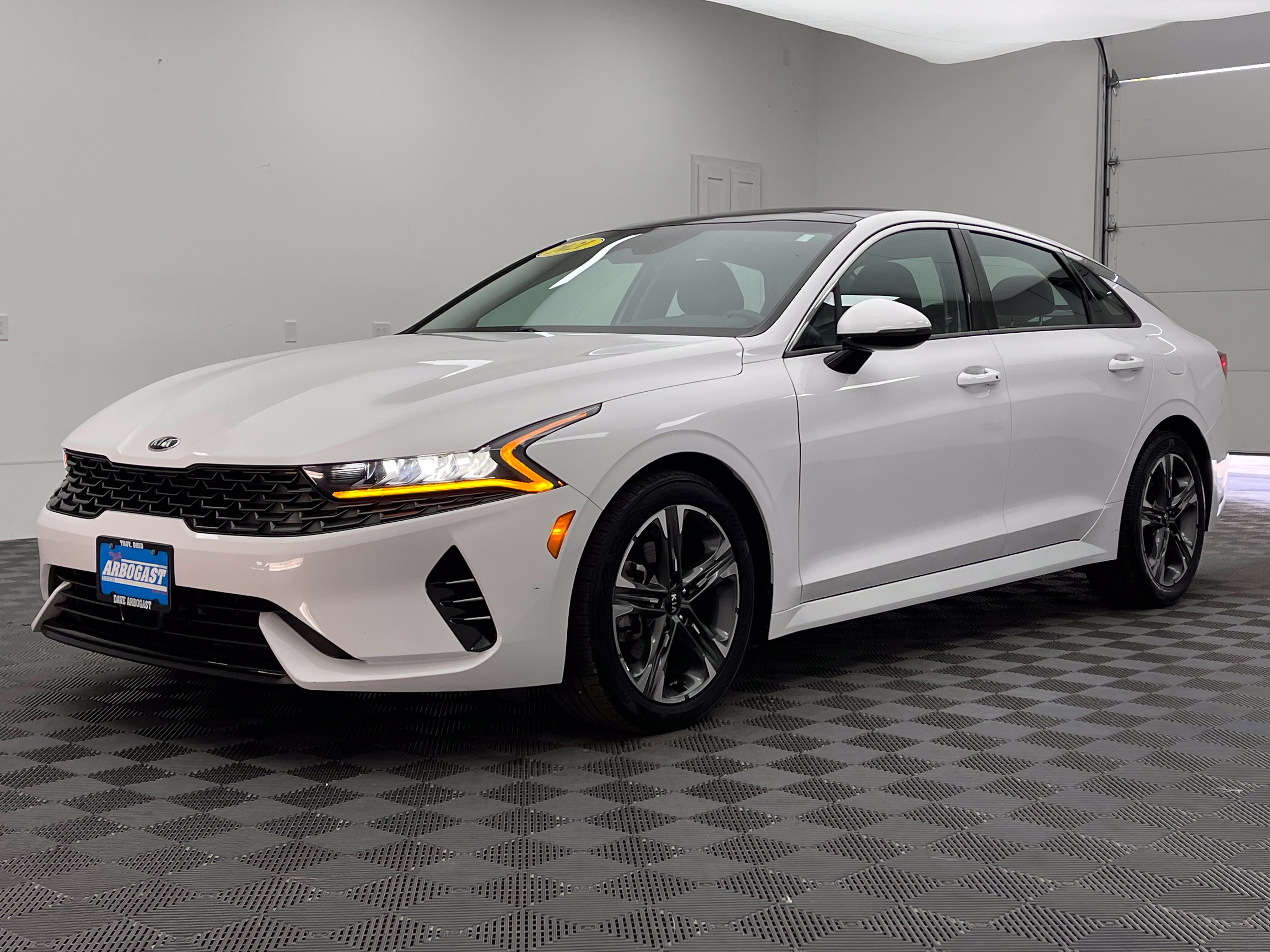 Used 2021 Kia K5 EX w/ EX Premium Package FWD image 2