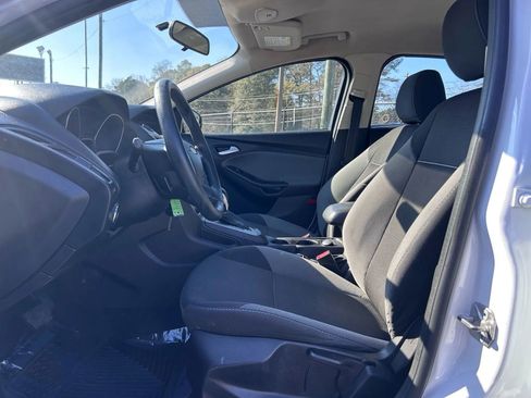 Used 2014 Ford Focus SE image 8