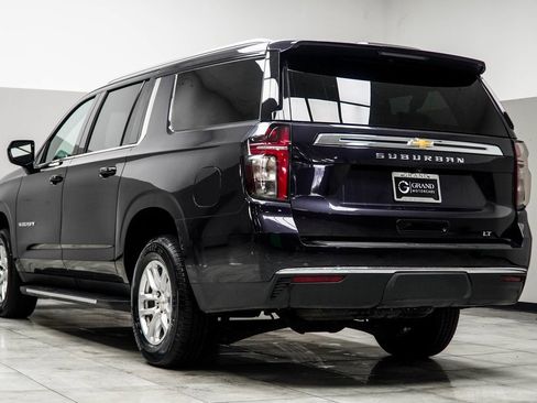 Used 2024 Chevrolet Suburban LT image 10