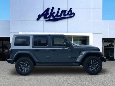 New 2026 Jeep Wrangler Unlimited Sahara AWD/4WD image 1