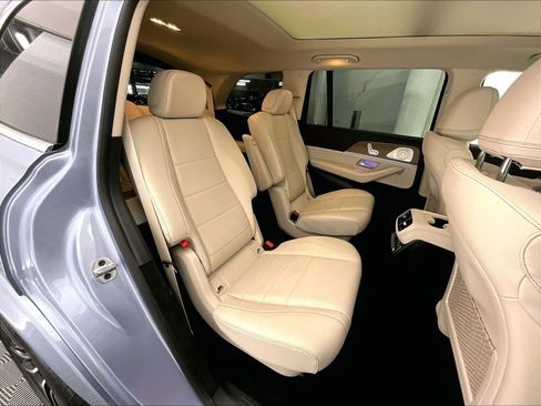 Used 2026 Mercedes-Benz GLS 450 4MATIC image 17