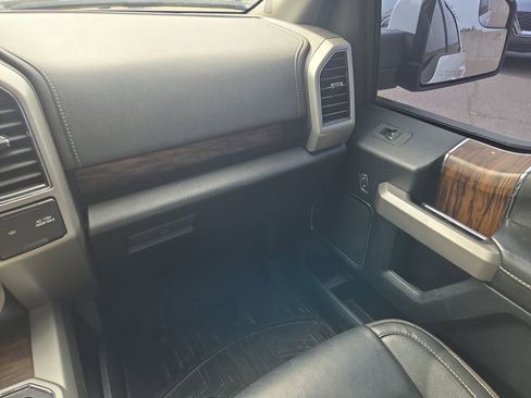 Used 2019 Ford F150 Lariat image 12