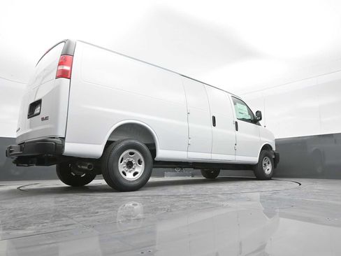 New 2026 GMC Savana 3500 Extended image 35