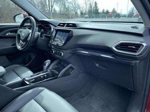 Used 2022 Chevrolet TrailBlazer LT w/ Premium Seating Package image 27