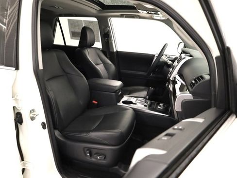 Used 2022 Toyota 4Runner Limited image 33