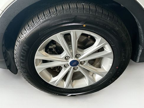 Used 2018 Ford Escape SE AWD/4WD image 11