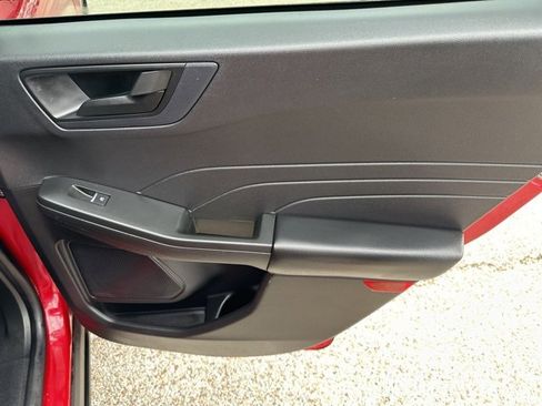 Used 2022 Ford Escape SE w/ SE Sport Appearance Package image 43