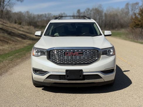Used 2018 GMC Acadia Denali w/ Technology Package image 4