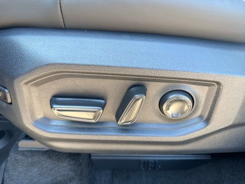 New 2026 Toyota Tundra Platinum AWD/4WD image 19