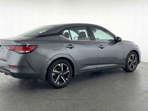 Used 2025 Nissan Sentra SV image 9
