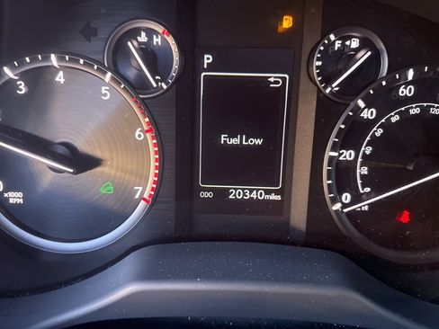 Used 2023 Lexus GX 460 Premium image 18