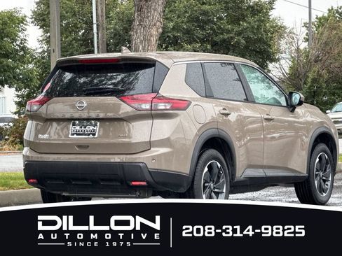 Used 2025 Nissan Rogue SV AWD/4WD image 6