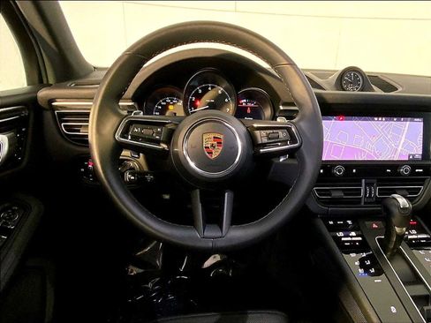 Certified 2023 Porsche Macan AWD/4WD image 13