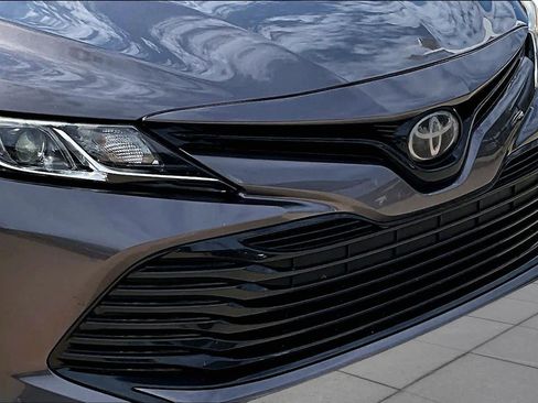 Used 2019 Toyota Camry LE FWD image 26
