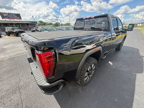 Used 2024 GMC Sierra 2500 Denali w/ Denali Reserve Package AWD/4WD image 3