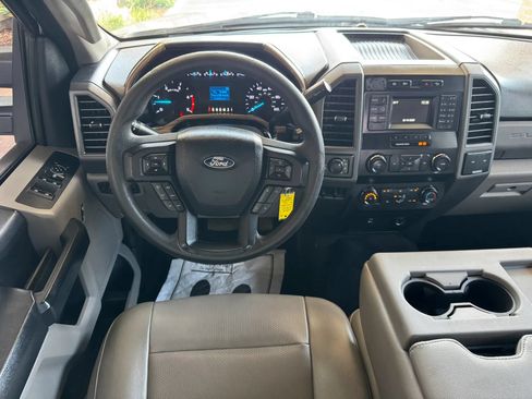 Used 2019 Ford F250 XL w/ Power Equipment Group AWD/4WD image 20