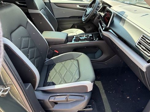 New 2026 Volkswagen Atlas Peak Edition AWD/4WD image 16