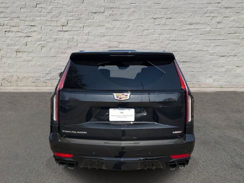 Used 2024 Cadillac Escalade V image 6