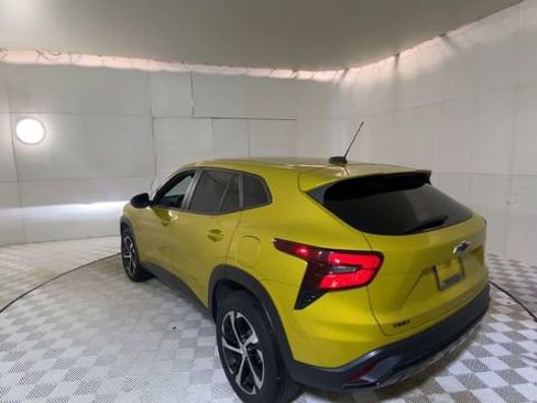 Used 2024 Chevrolet Trax RS w/ Driver Confidence Package image 9