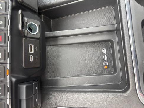 Used 2022 GMC Sierra 1500 Denali w/ Denali Reserve Package AWD/4WD image 24