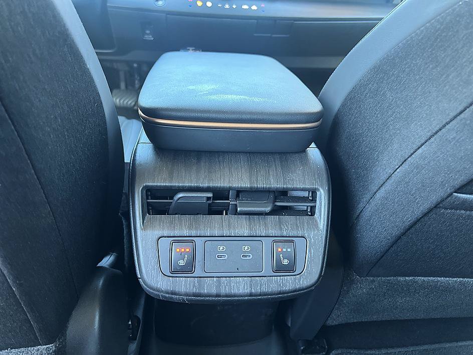 Certified 2025 Nissan Ariya FWD image 30
