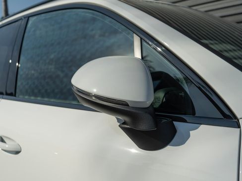 New 2025 Porsche Cayenne image 14