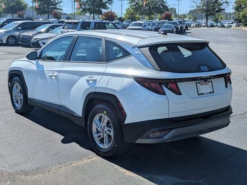 Used 2025 Hyundai Tucson SE image 5