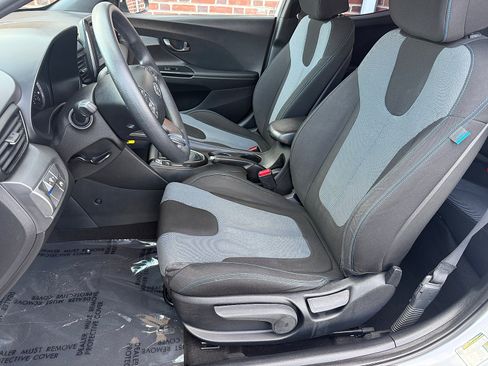 Used 2019 Hyundai Veloster 2.0 image 13