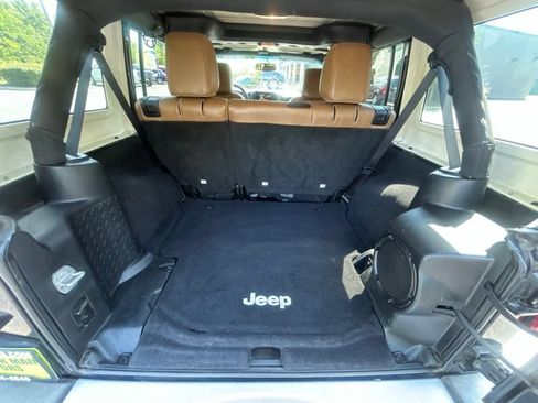 Used 2014 Jeep Wrangler Unlimited Sahara w/ Max Tow Package AWD/4WD image 26
