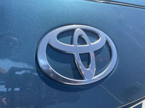 Used 2025 Toyota Camry SE FWD image 30