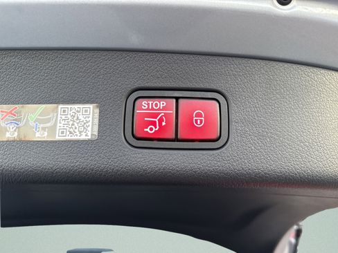 Certified 2026 Mercedes-Benz GLC 300 image 9