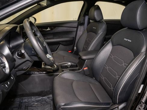 Used 2023 Kia Forte GT-Line w/ GT-Line Premium Package image 10