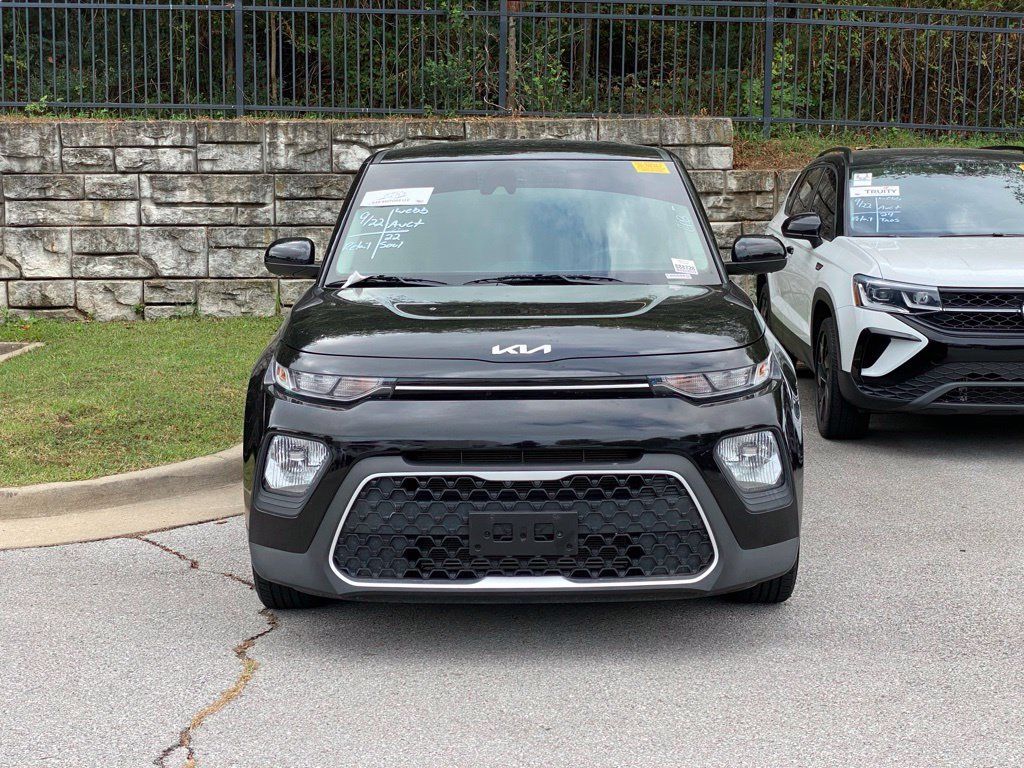 Used 2022 Kia Soul LX w/ Technology Package FWD image 2
