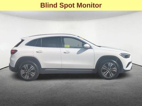 Used 2025 Mercedes-Benz GLA 250 4MATIC image 4